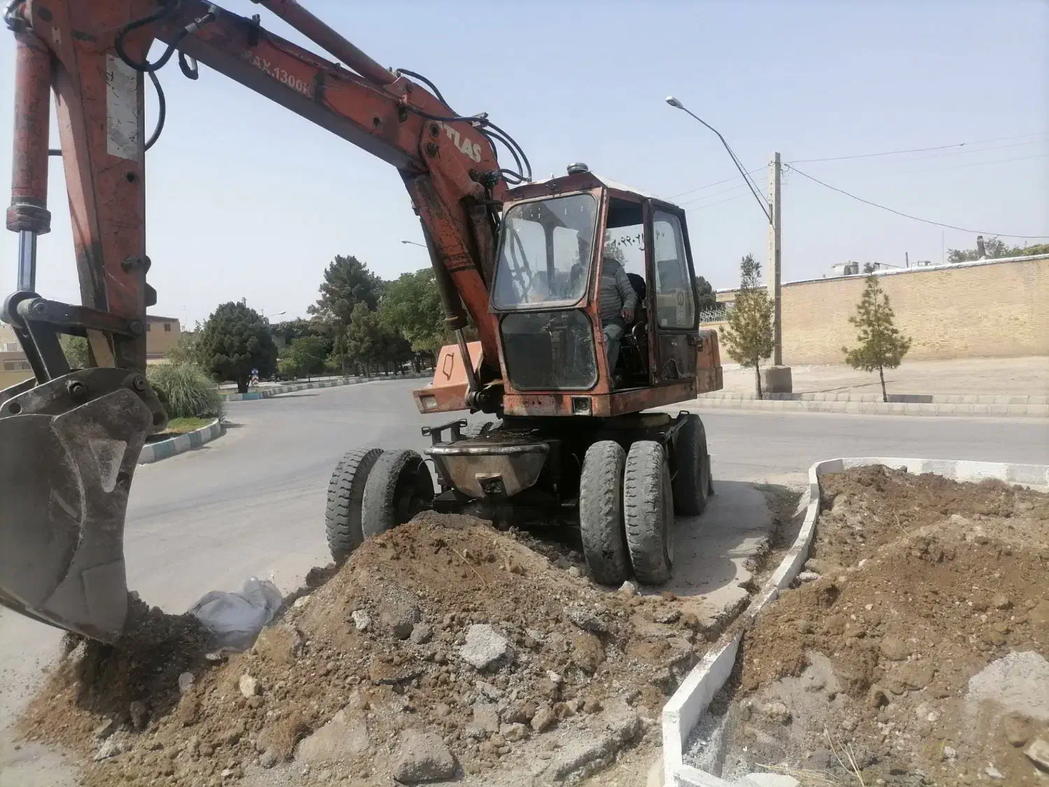 بیل مکانیکی|خودرو سنگین|کرمان, |دیوار