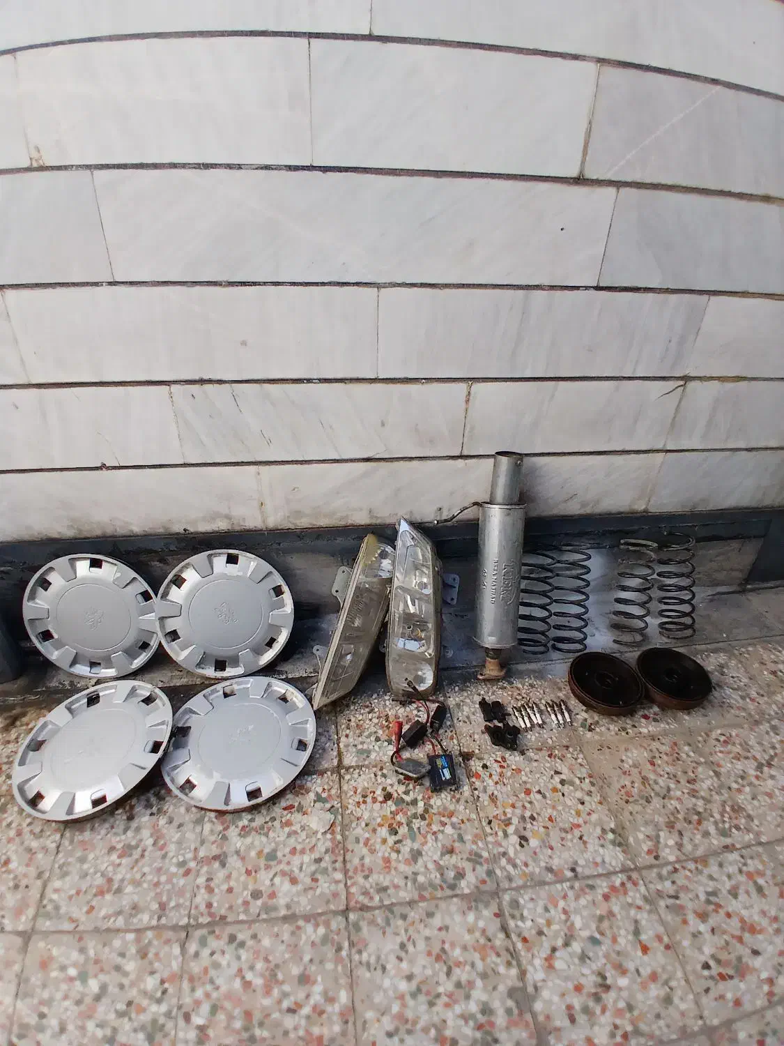 تعدادی لوازم پراید وپژو ، قفس مرغ و خروس پرنده|قطعات یدکی و لوازم جانبی|خرمآباد, |دیوار