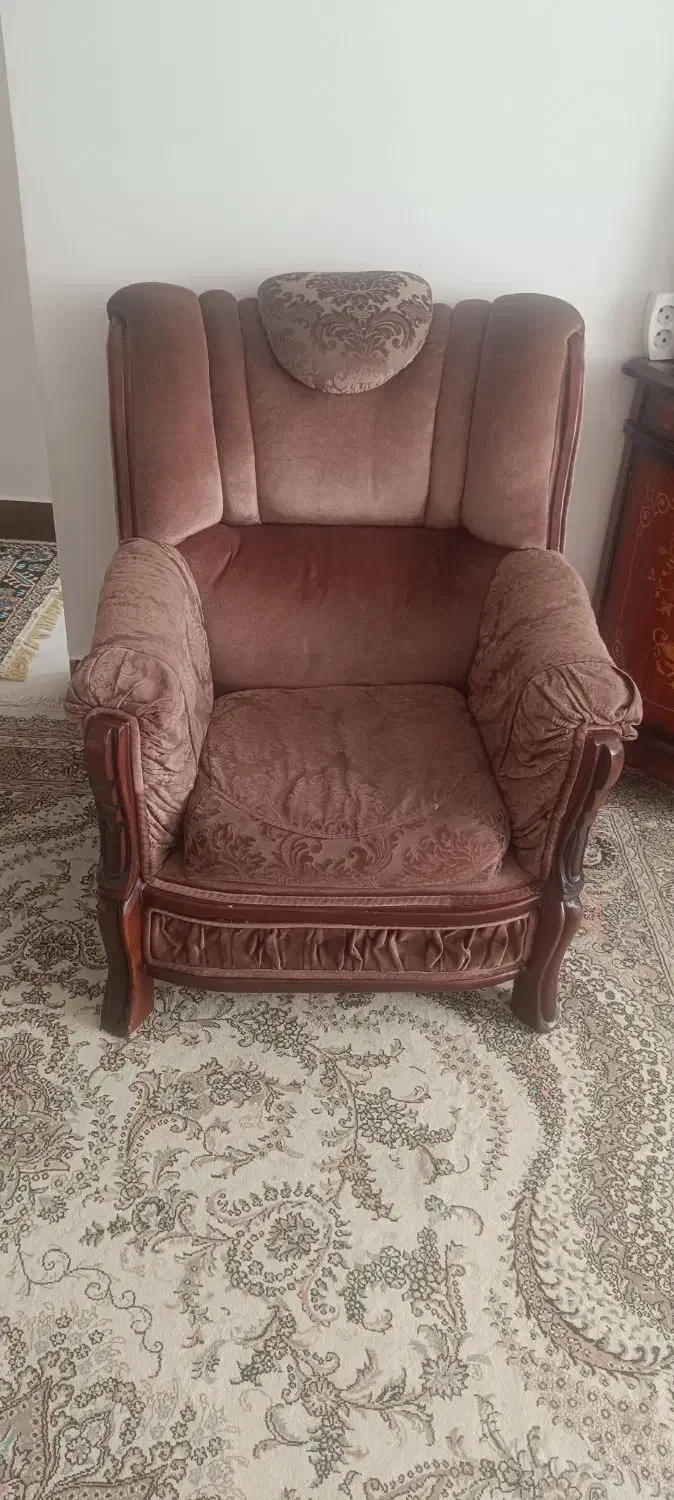 مبلمان7نفره|مبلمان خانگی و میز عسلی|تربتحیدریه, حسنی بالا|دیوار