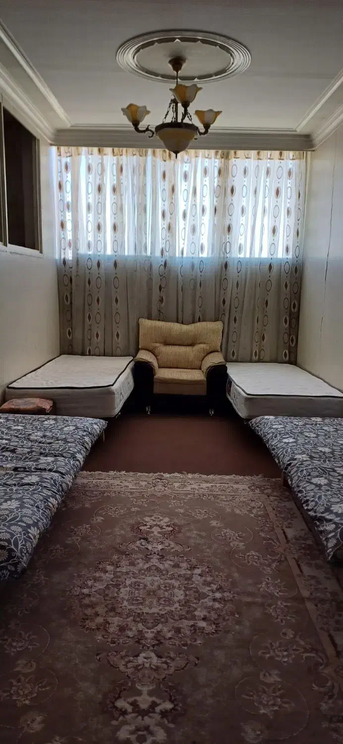 پانسیون خانمهای شاغل|اجارهٔ کوتاه‌مدت آپارتمان و سوئیت|اصفهان, تخت فولاد|دیوار