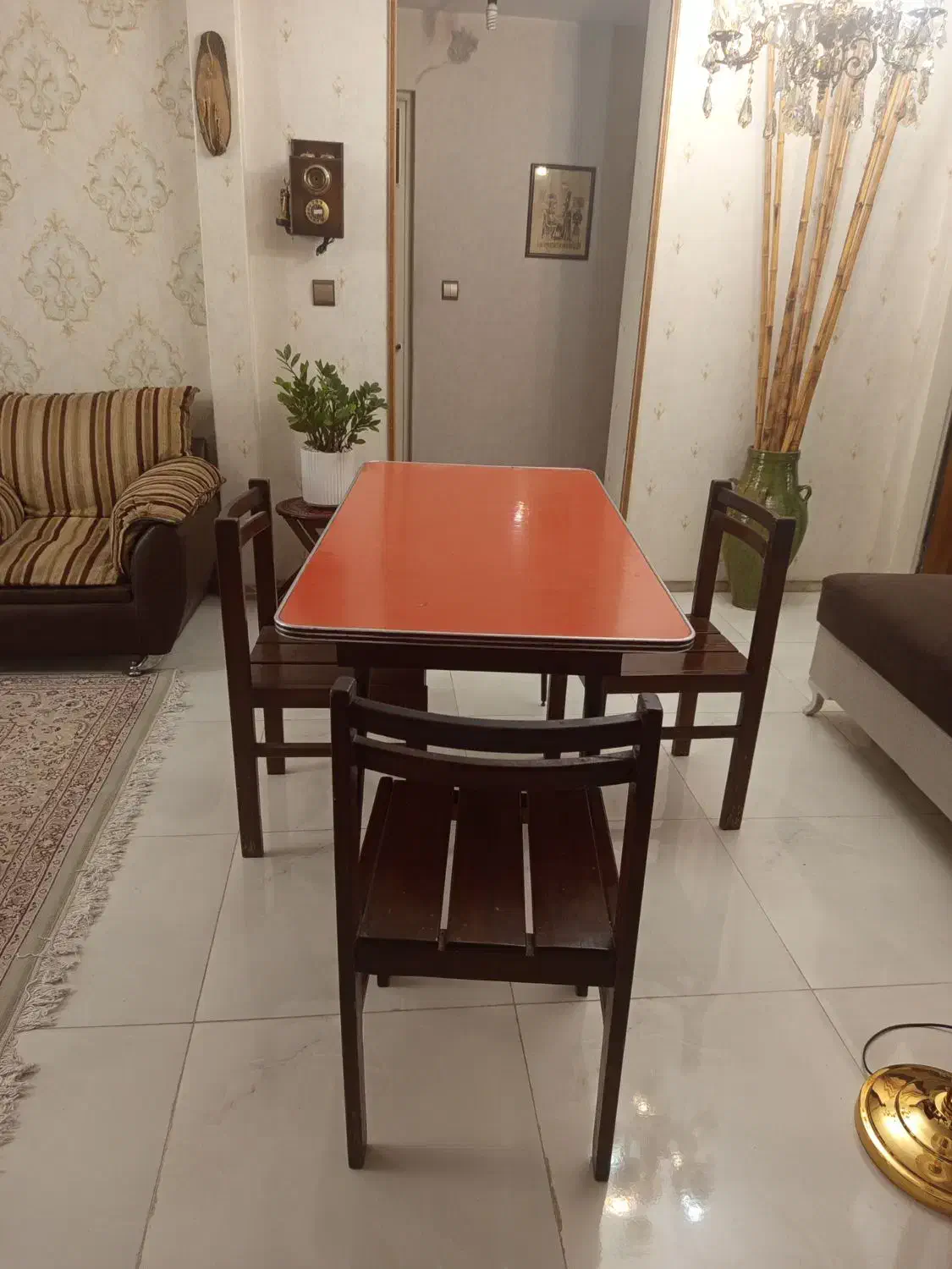 میز نهارخوری و نشیمن|میز و صندلی غذاخوری|تهران, فلسطین (میدان انقلاب)|دیوار