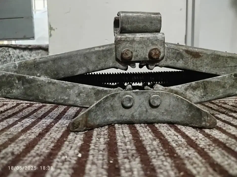 مقداری وسایل استوک خودرو|قطعات یدکی و لوازم جانبی|زرقان, |دیوار