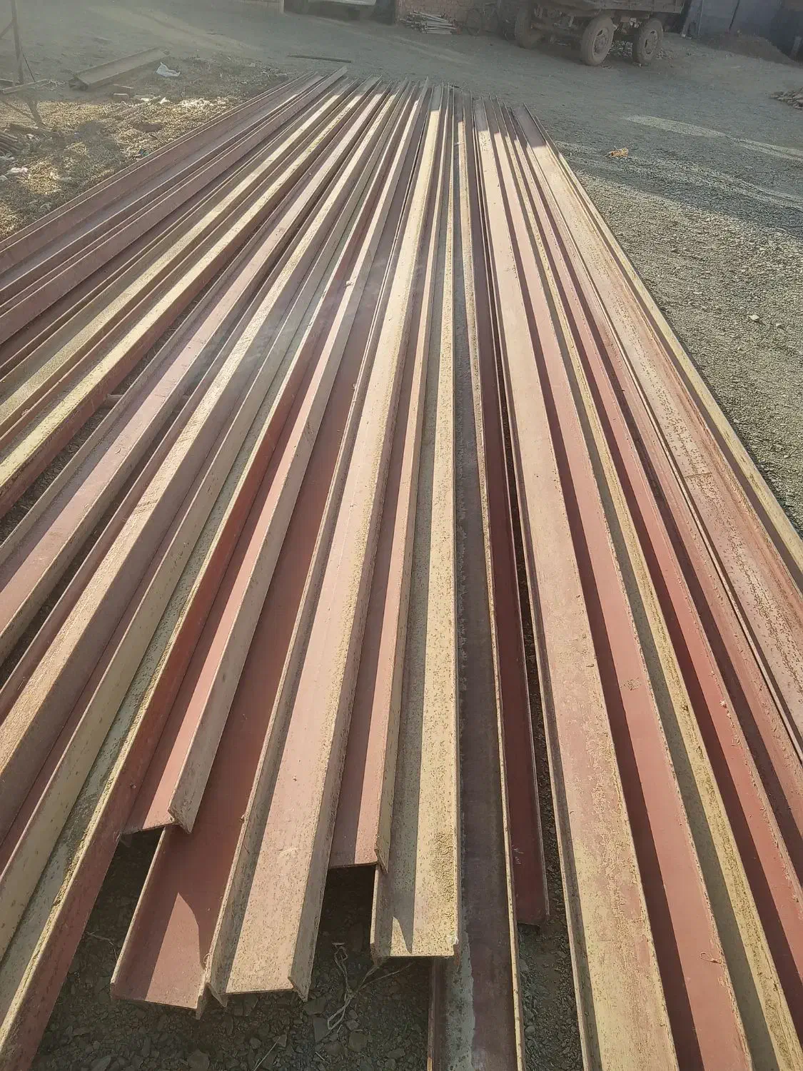 تیرآهن اصفهان ۱۴ و۱۸   فروش فوری|مصالح و تجهیزات ساختمان|لالجین, |دیوار