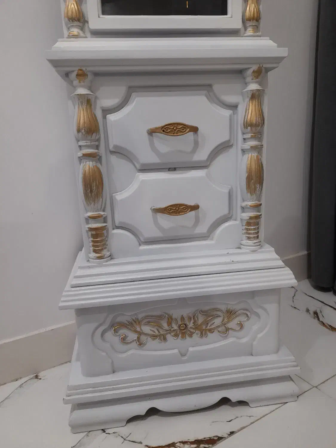 ساعت ایستاده|ساعت دیواری و تزئینی|ایوان, |دیوار