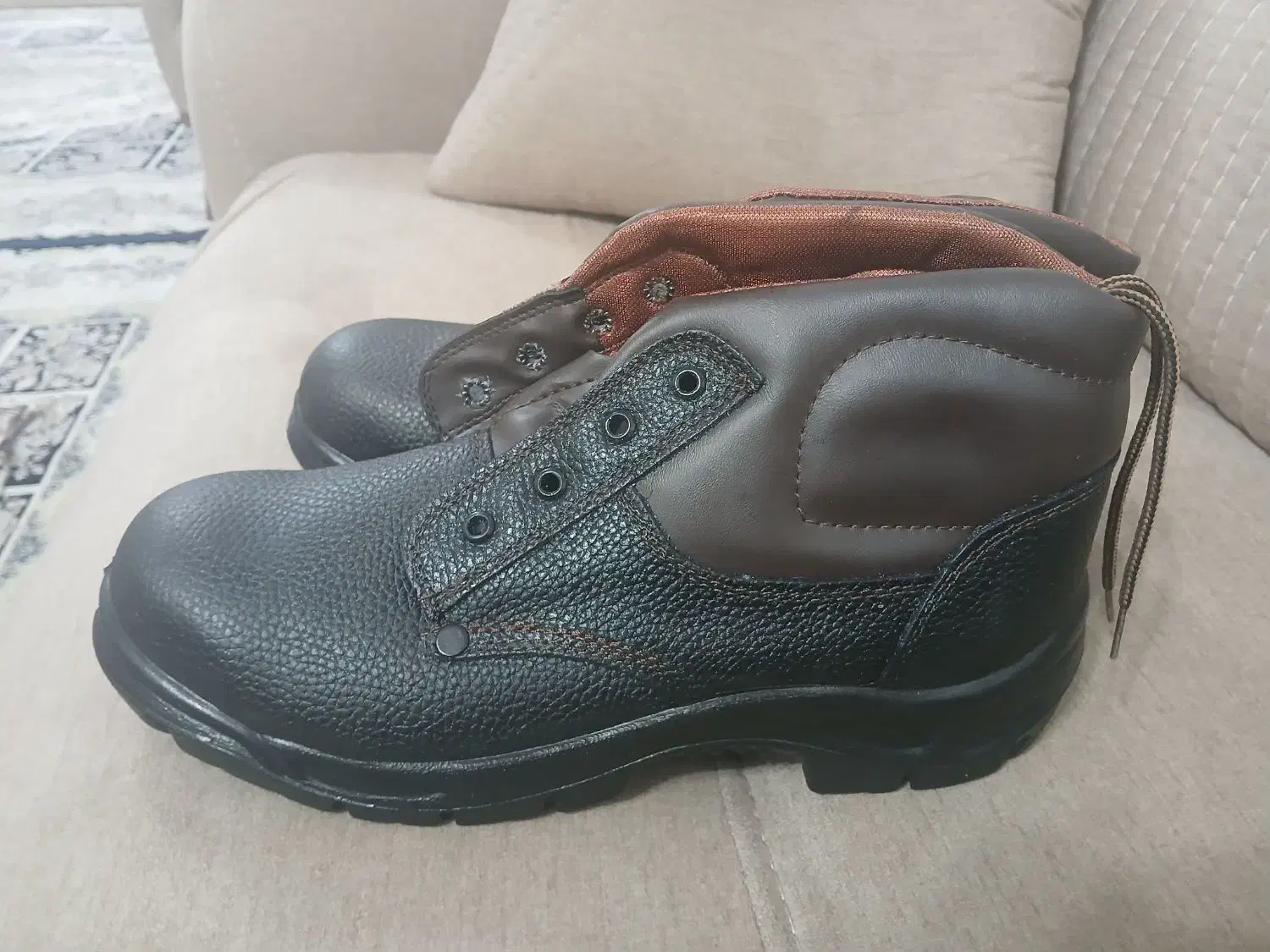 کفش ایمنی|کیف، کفش، کمربند|رشت, جانبازان|دیوار