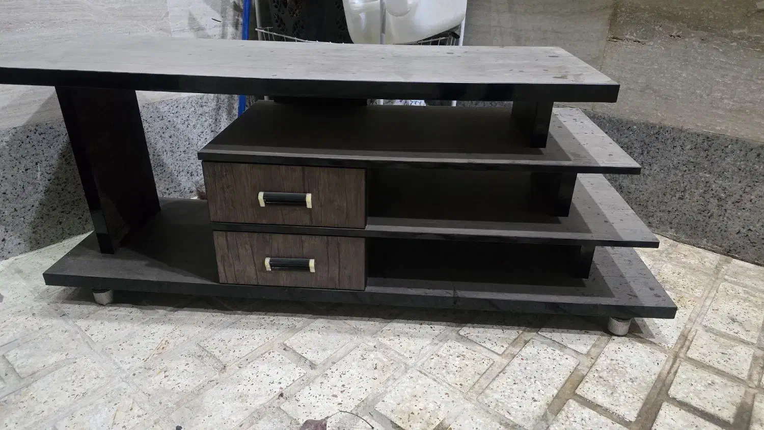 میز تلوزیون و کمد بچه|میز تلویزیون|مرودشت, ولایت|دیوار