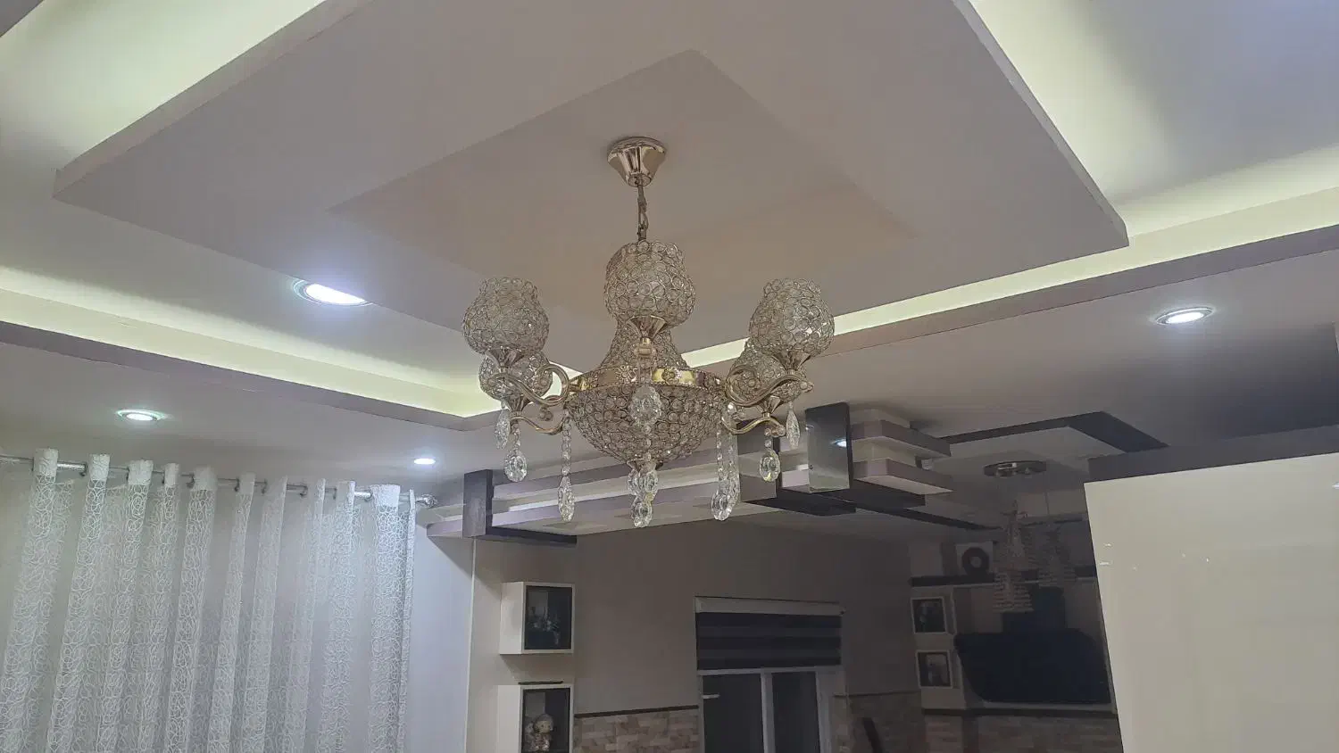 لوستر شیک و در حد نو|لوستر و چراغ آویز|گلوگاه, |دیوار