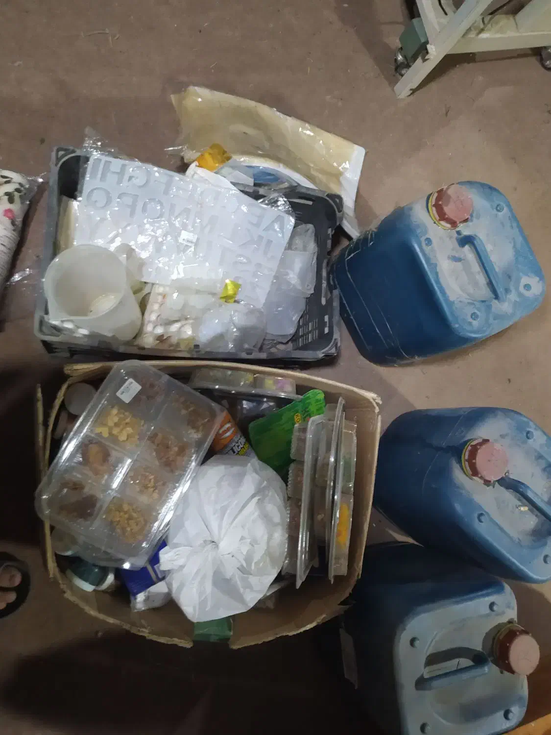 درود بر دوستان مقداری لوازم رزین|صنایع دستی و سایر لوازم تزئینی|کردکوی, |دیوار