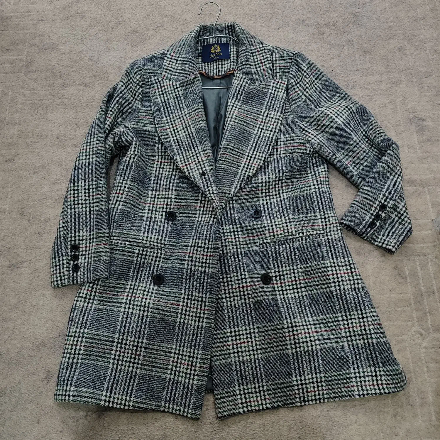 پالتو سایز ۵۰|لباس|قم, باغ کرباسی|دیوار