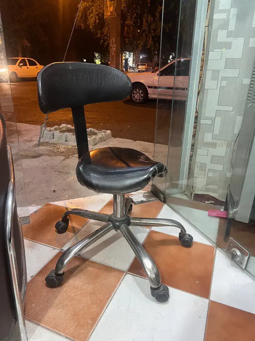 صندلی چرخ دار|صندلی و نیمکت|شوشتر, |دیوار