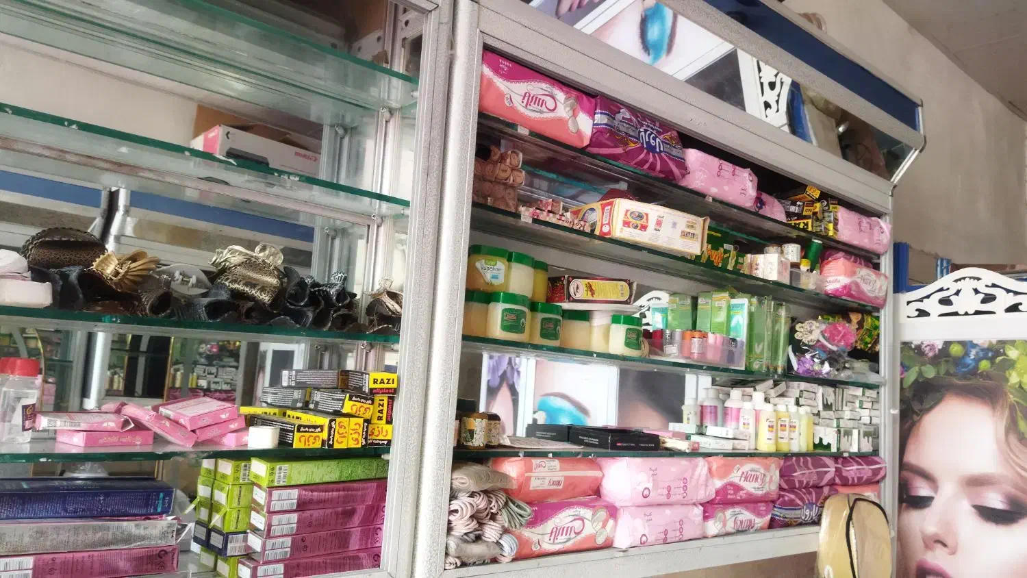 ویترین مغازه ایرانشهر|فروشگاه و مغازه|ایرانشهر, |دیوار