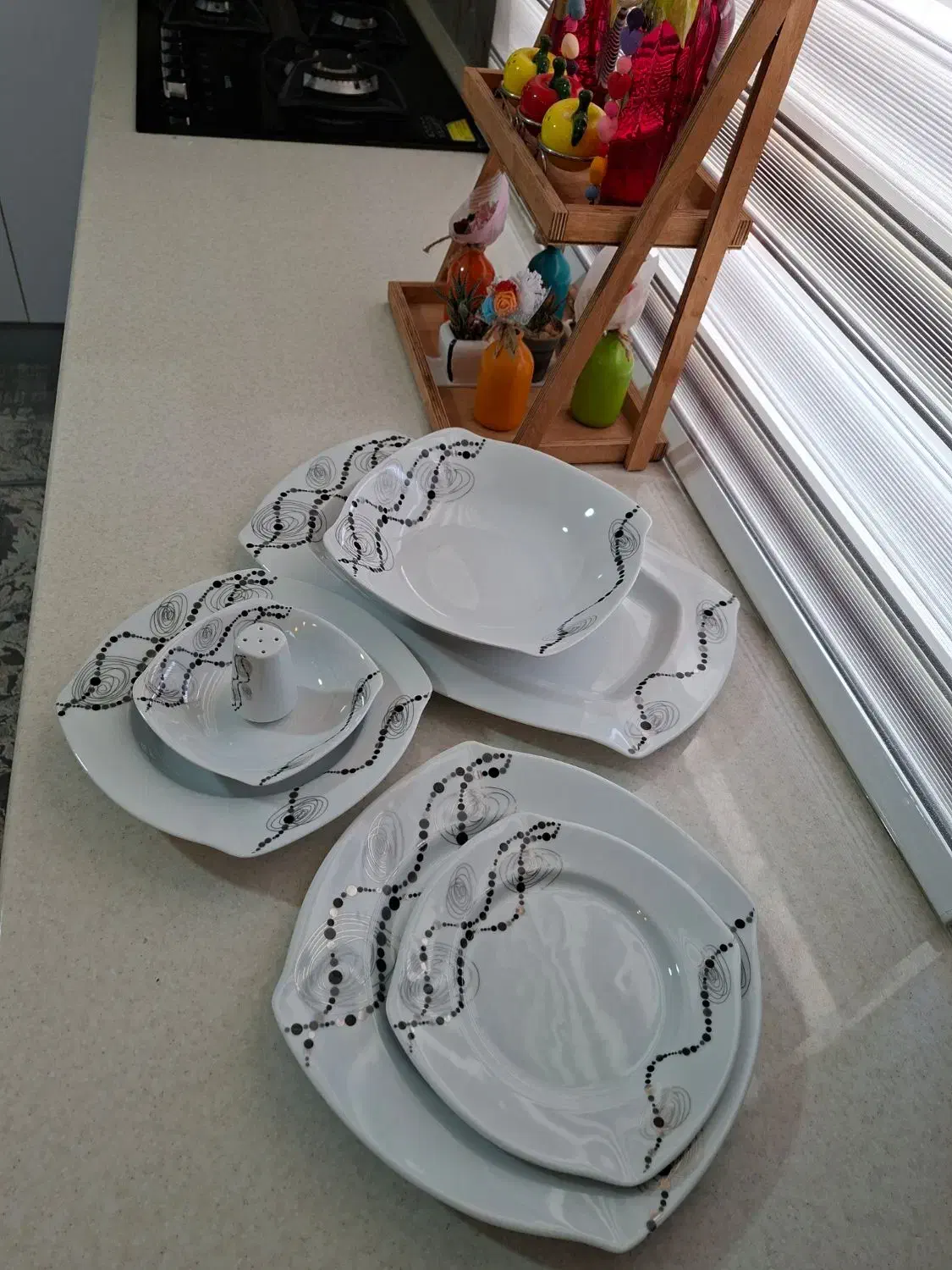 سرویس۱۸نفره چینی|ظروف سرو و پذیرایی|خرمآباد, |دیوار