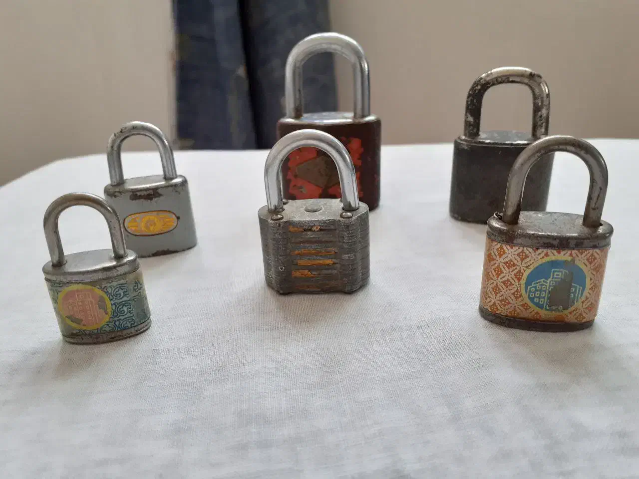 تعدادی قفل های کلکسیونی|کلکسیون اشیاء عتیقه|بجنورد, |دیوار