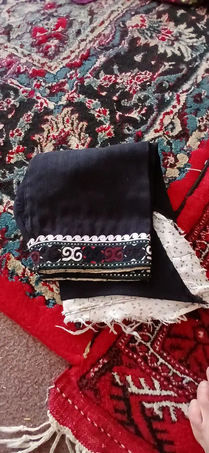 چارقد پولینی. کفش.پالتو|لباس|گنبد کاووس, |دیوار