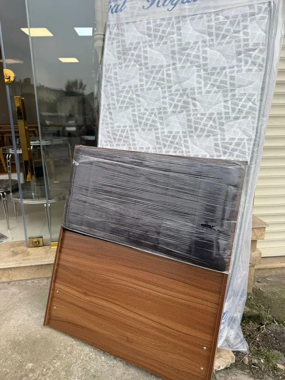 تخت باتشک|تشک تختخواب|رشت, دیانتی|دیوار