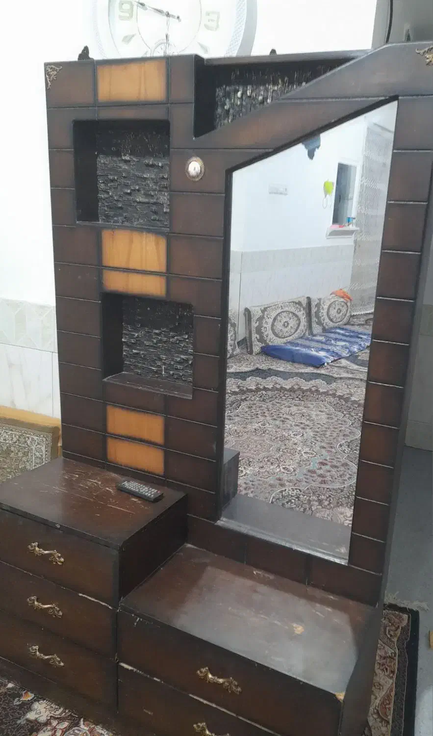 دراور|جاکفشی، کمد، دراور|تربت جام, پاسداران|دیوار