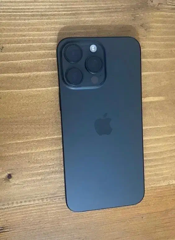 ایفن ۱۵ پرومکس|موبایل|لامرد, |دیوار