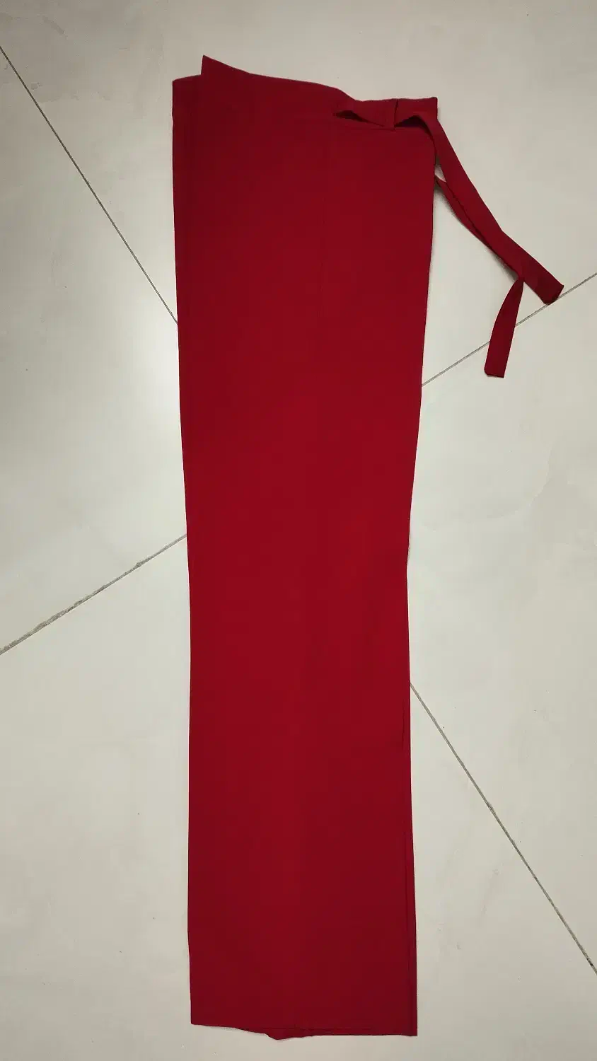 شلوار قرمز زنانه مازراتی سایز۳۸|لباس|اصفهان, امامزاده اسماعیل|دیوار