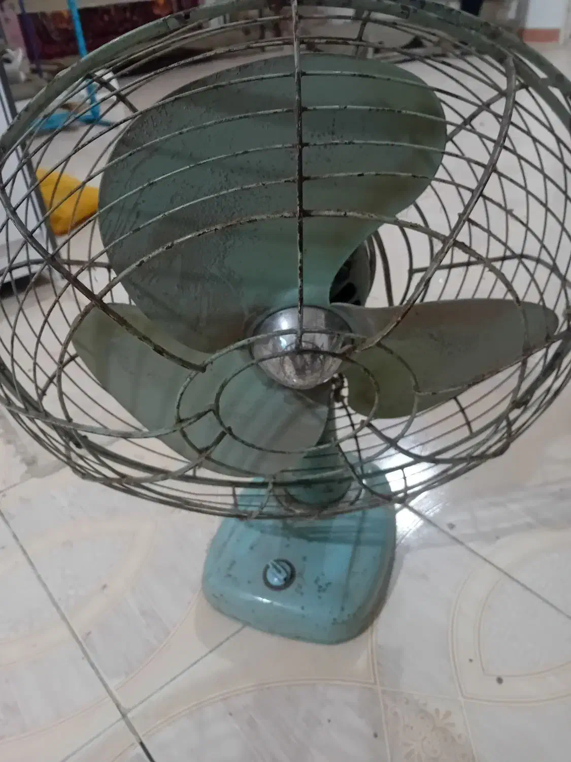 پنکه قدیمی|پنکه و تصفیه‌کنندهٔ هوا|رشت, پاره بیجار|دیوار