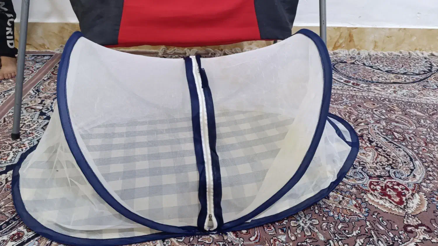 گهواره تابی و یک پشه بند|تخت و صندلی بچه|خرمآباد, |دیوار