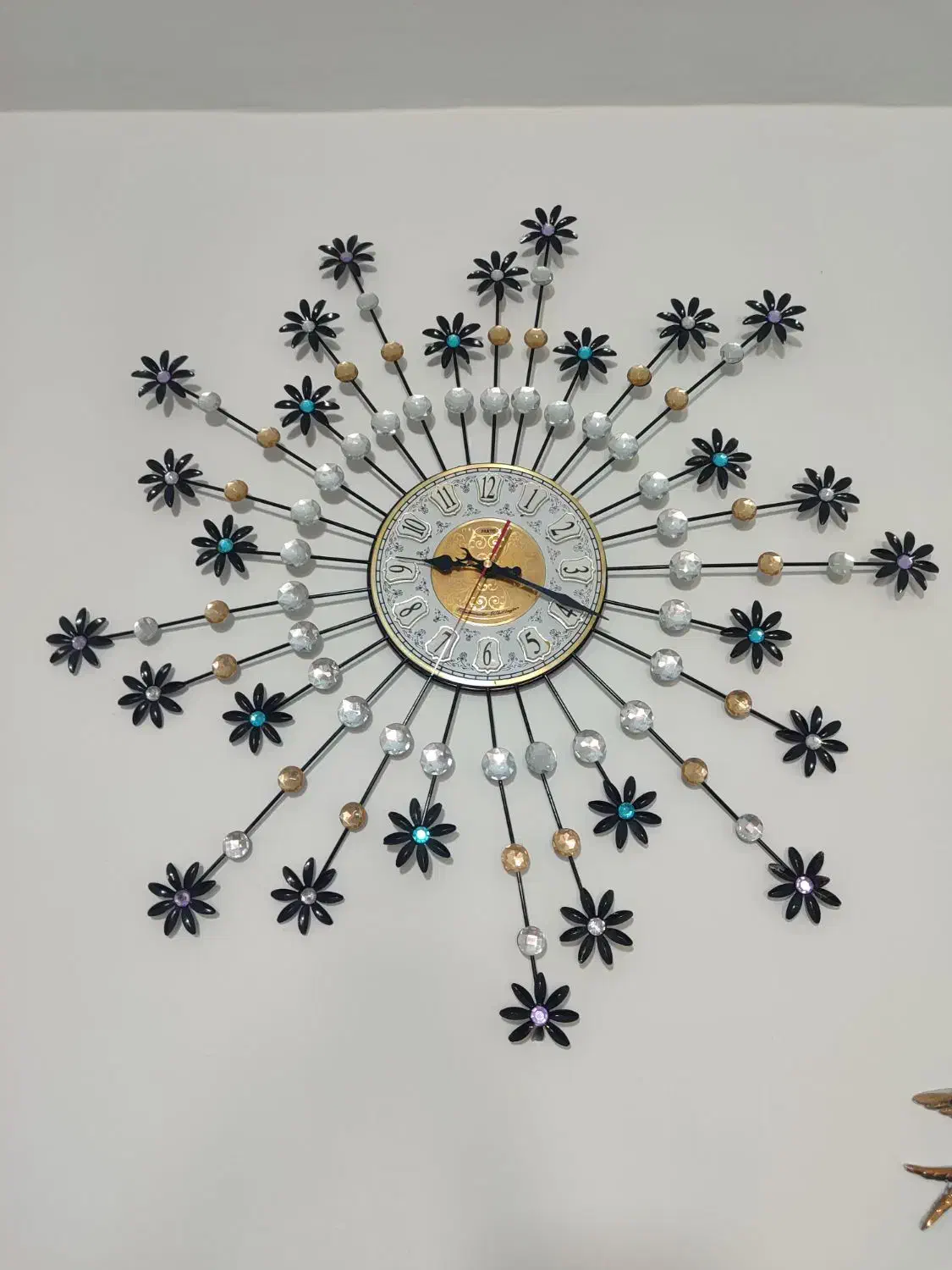 ساعت دیواری|ساعت دیواری و تزئینی|صحنه, |دیوار