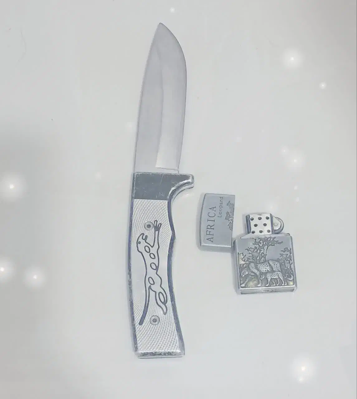 چاقو وفندک|کلکسیون اشیاء عتیقه|شاهرود, |دیوار