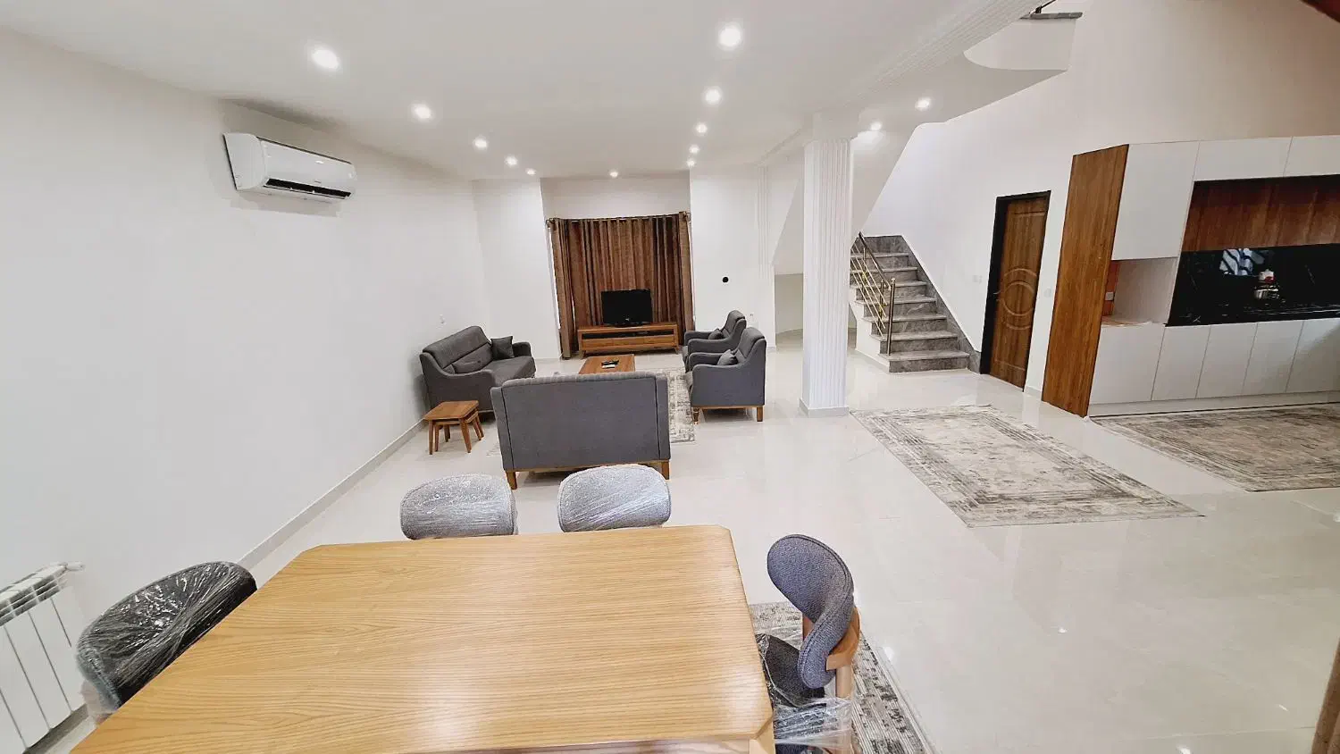 اجاره بی واسطه ویلا ۳خواب تمیز در متل قو(دریاگوشه)|اجارهٔ کوتاهمدت ویلا و باغ|سلمانشهر, |دیوار