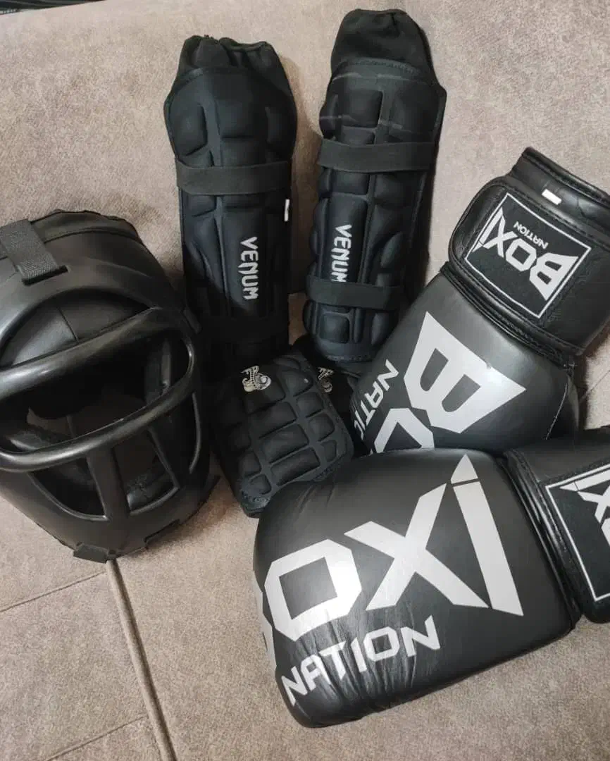 وسایل کیک بوکسینگ|تجهیزات ورزشی|برازجان, |دیوار