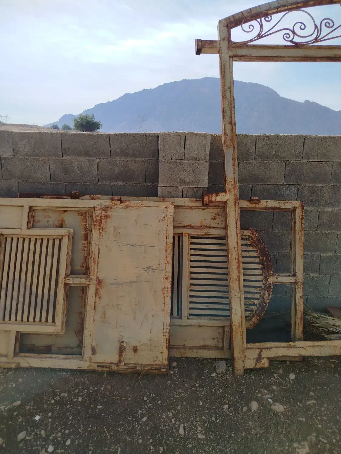 درب حیاط|مصالح و تجهیزات ساختمان|کازرون, |دیوار