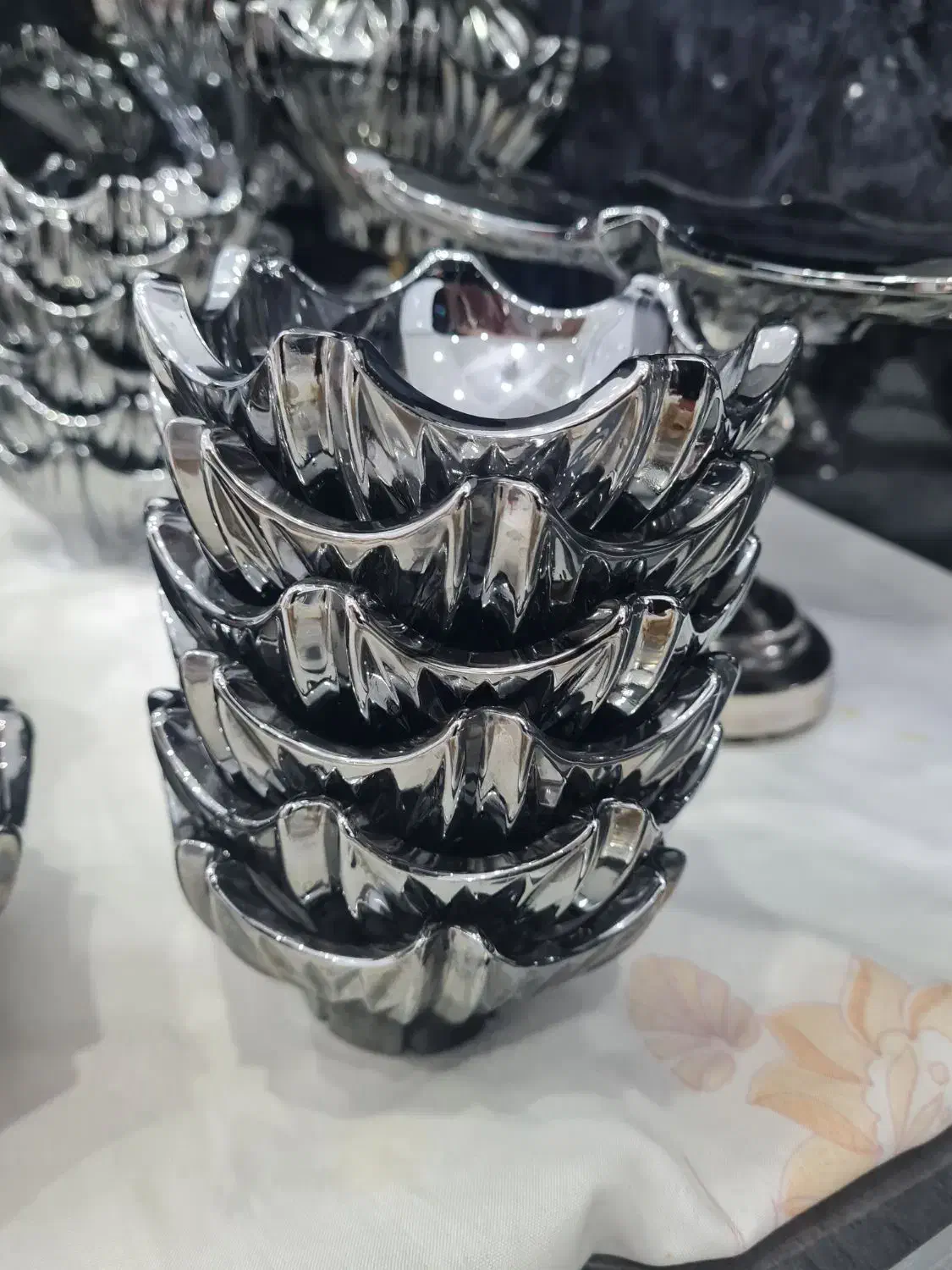 سرویس پذیرایی رنگ پلاتین ۱۸نفره|ظروف سرو و پذیرایی|پاکدشت, پاکدشت (مامازند)|دیوار