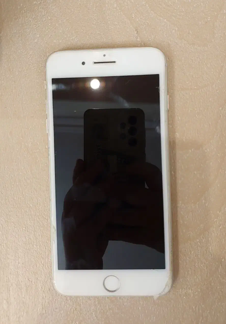 اپل iPhone 8 Plus با حافظهٔ ۲۵۶ گیگابایت|موبایل|تهران, ازگل|دیوار