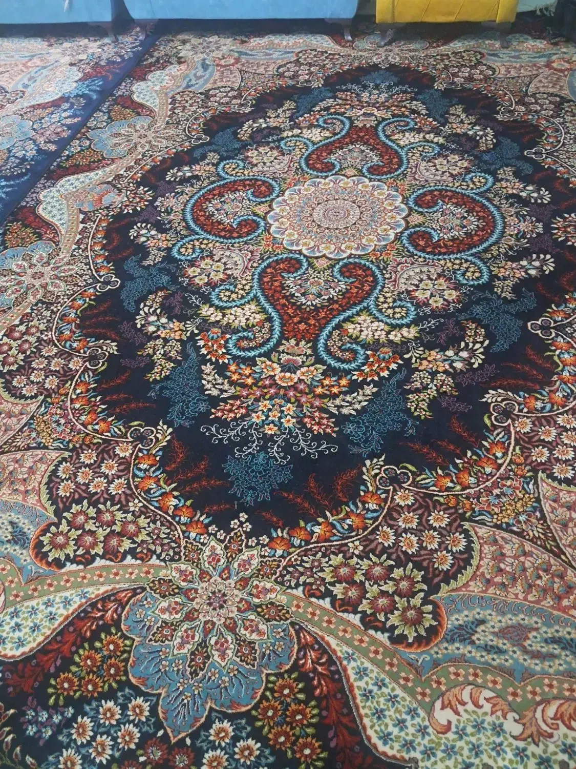 فرش ۱۲ متری در حد نو|فرش|مشهد, انقلاب|دیوار