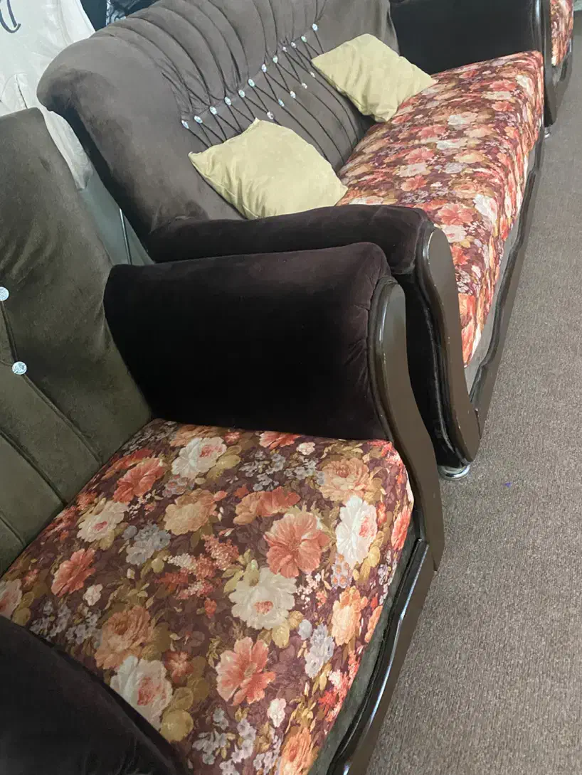 مبل ۷نفره راحتی در حد نو|مبلمان خانگی و میز عسلی|قائمشهر, |دیوار