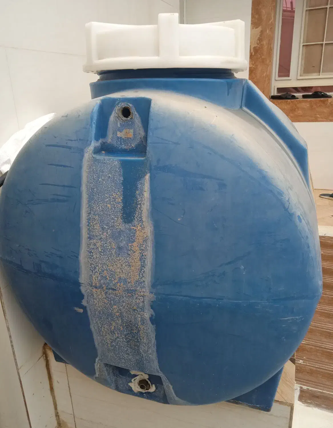 منبع هزار و دویست لیتری کار کرده|مصالح و تجهیزات ساختمان|چاه مبارک, |دیوار