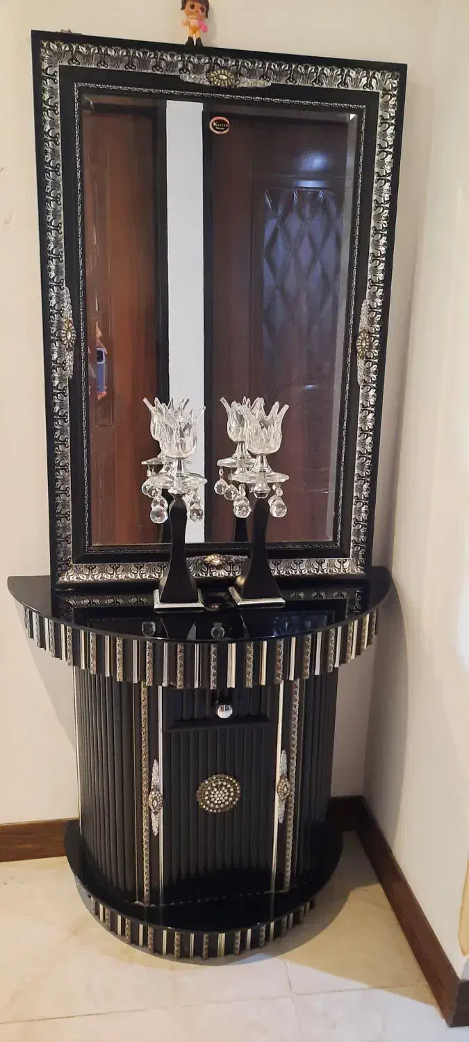 آینه و شمعدان|آینه|سمنان, |دیوار