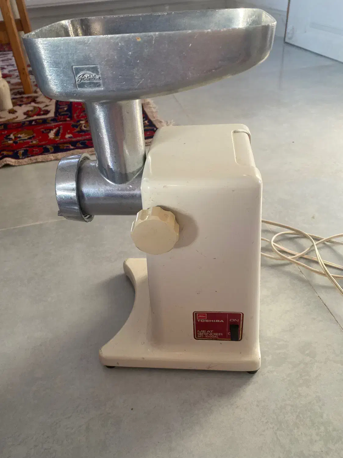 چرخ گوشت|خردکن، آسیاب، غذاساز|آکند, |دیوار