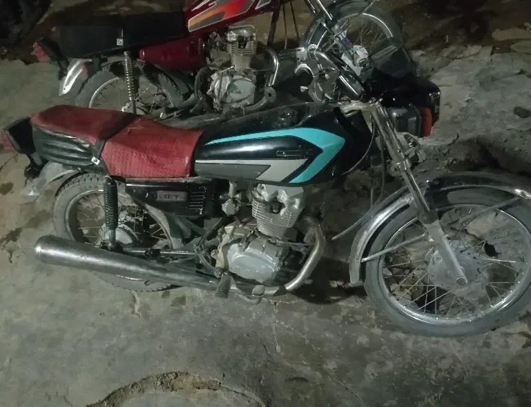 موتور هندا125 مدل 90 مزایده|موتورسیکلت|قروه, |دیوار