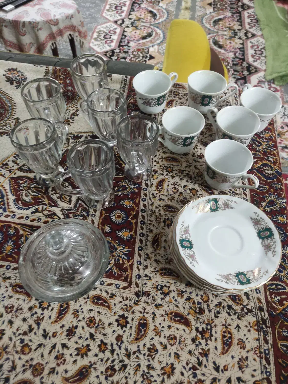 یکدست فنجان و یکذست لیوان دسته دار چایخوری|ظروف سرو و پذیرایی|شاهینشهر, فدک|دیوار