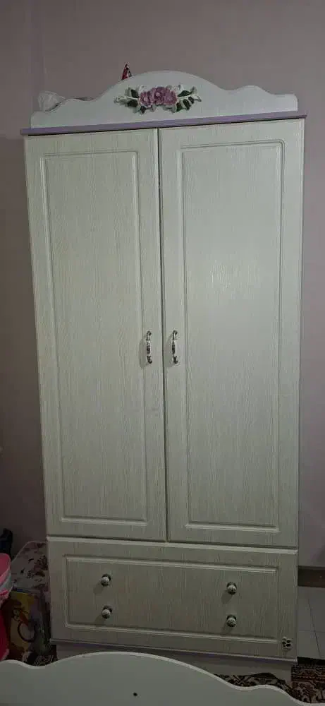 تخت و کمد و پاتختی کودک|تخت و صندلی بچه|پرند, فاز ۳|دیوار