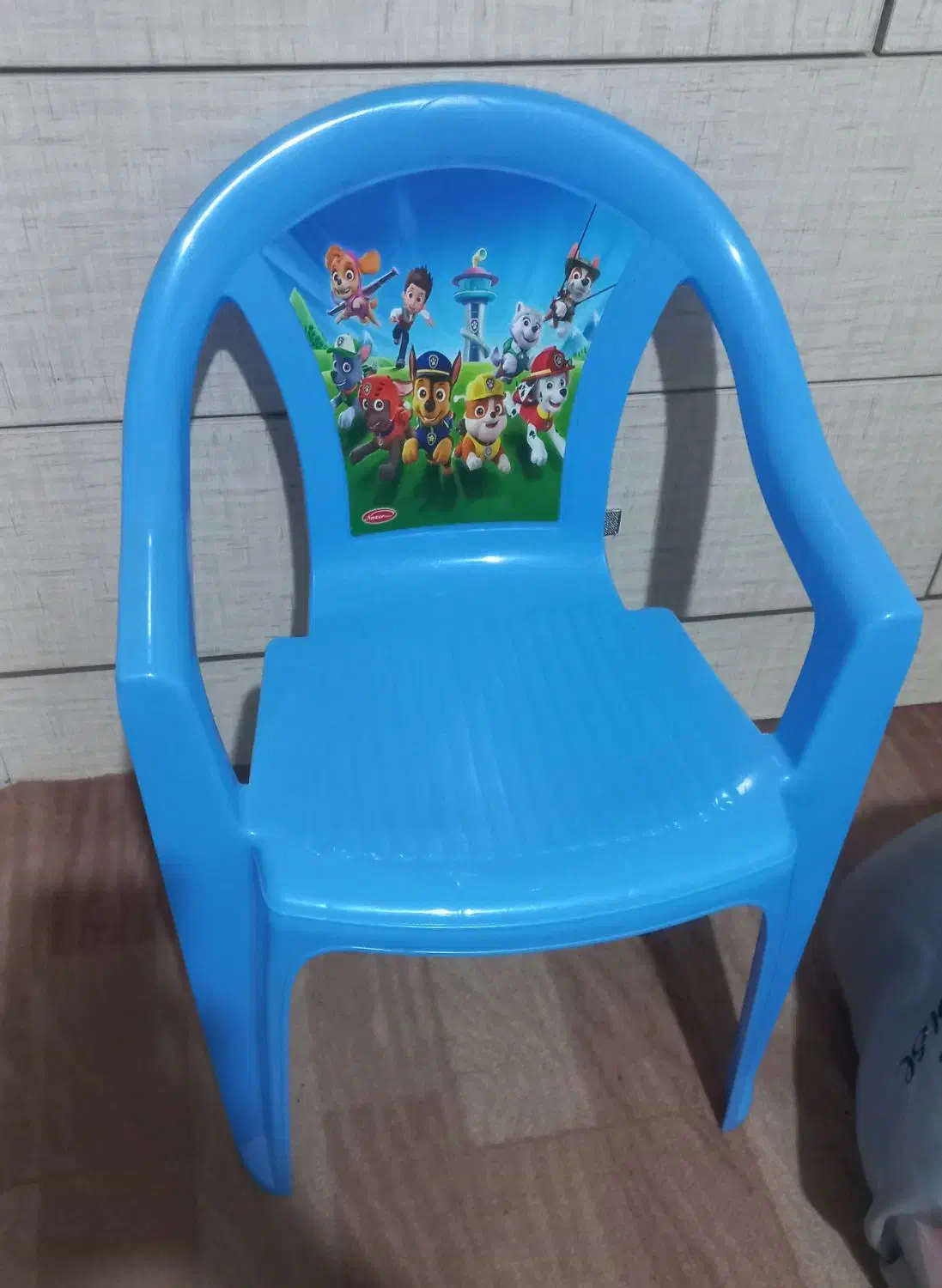 ۳ تا عروسک وسبد وصندلی|اسباببازی بچه|رشت, نظری|دیوار