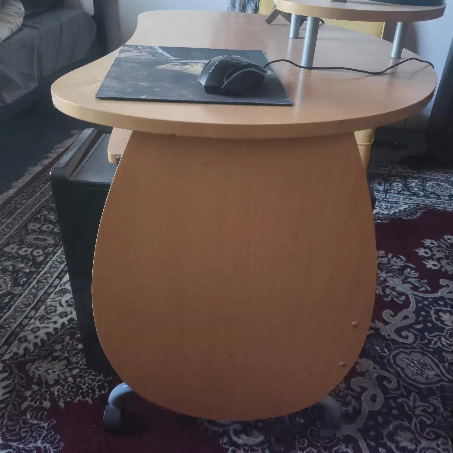 میز تمیز|میز تحریر و کامپیوتر|رشت, دباغیان|دیوار