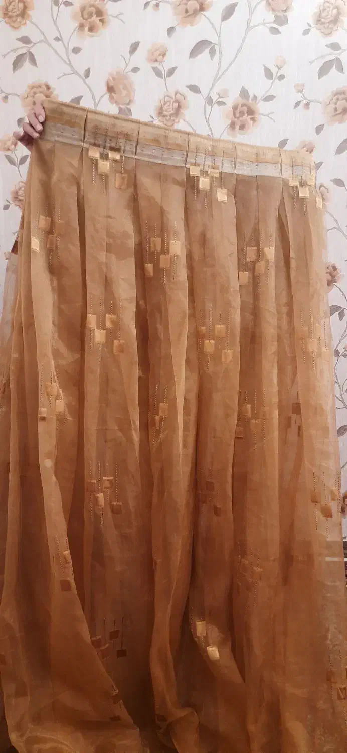 تعدادی پرده ودکوری بغل پرده تمیز|پرده، رانر، رومیزی|تهران, سلسبیل شمالی|دیوار