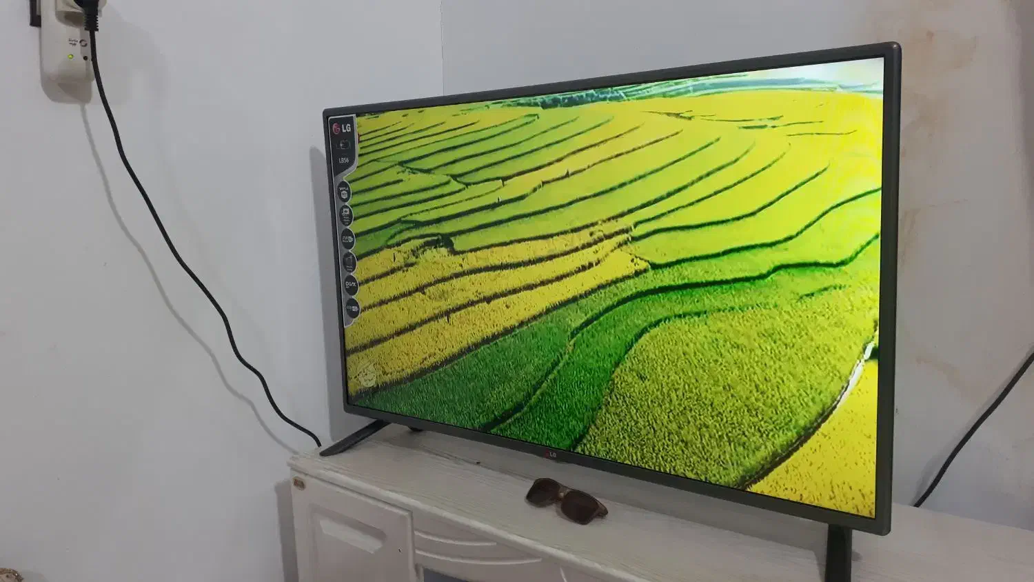 الجی کره ای 42 اینچ|تلویزیون و پروژکتور|لردگان, |دیوار