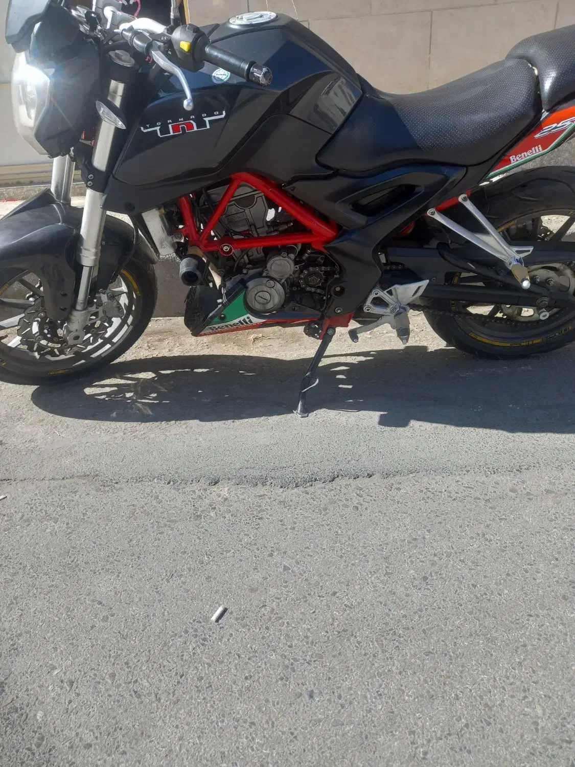 بنلی ۲۵۰ سی سی  مدل ۹۵|موتورسیکلت|همدان, |دیوار