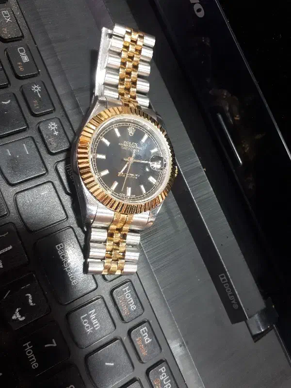 رولکس|ساعت|هشتگرد, شهرک بعثت|دیوار