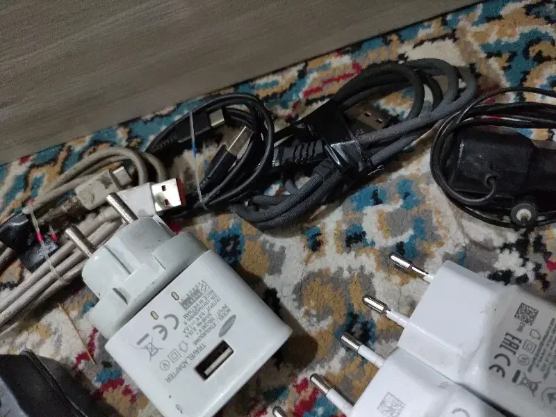 کلگی شارژر آداپتور اصلی|لوازم جانبی موبایل و تبلت|شیراز, شیشه‌گری|دیوار