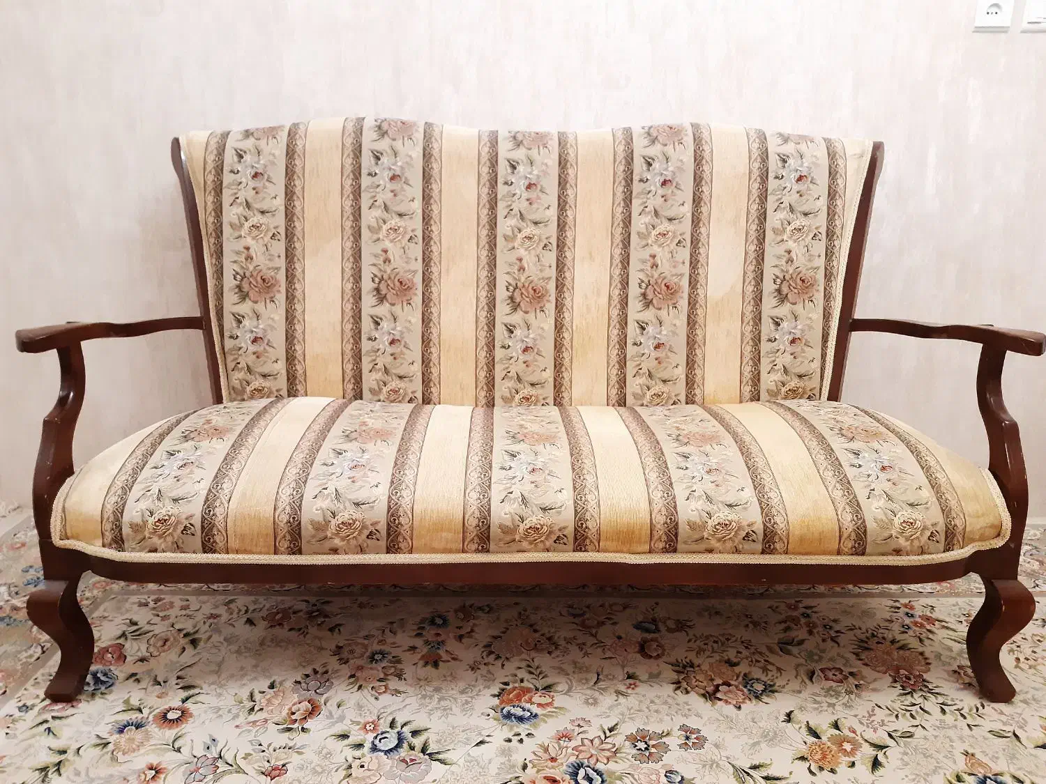 مبل|مبلمان خانگی و میز عسلی|نیشابور, فردوس شمالی|دیوار