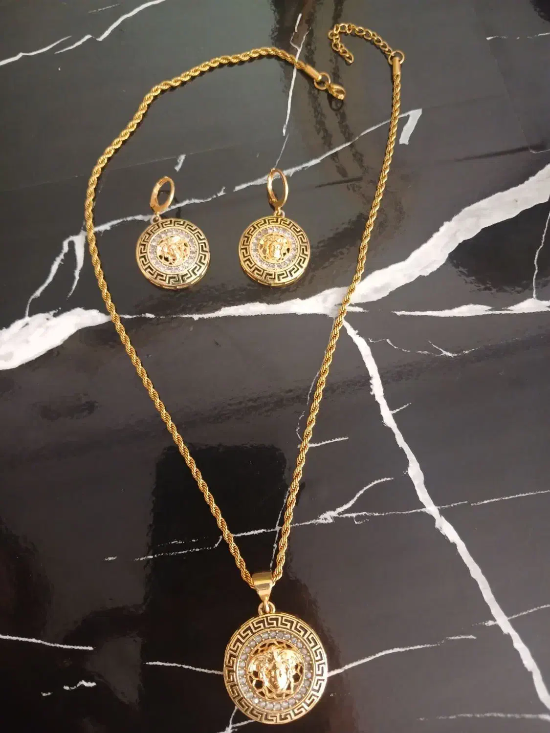 ست گوشواره و گردنبند ورساچ رنگ ثابت|بدلیجات|زنجان, |دیوار