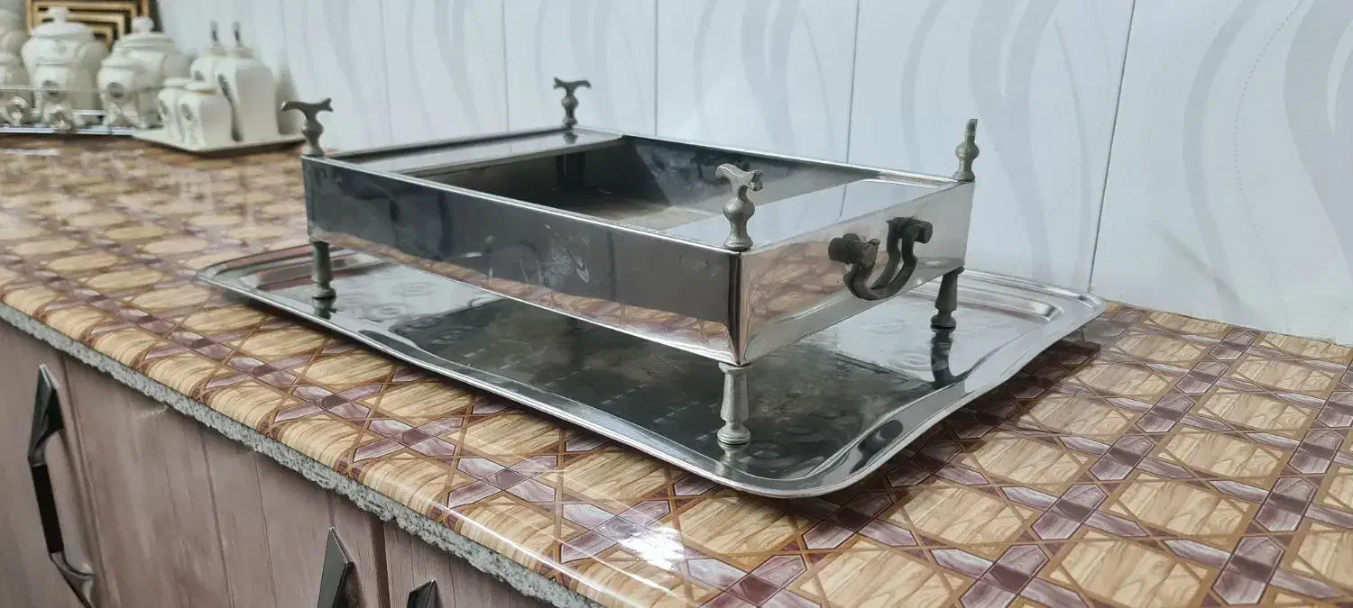 منقل و سینی استیل قدیمی نو|کلکسیون اشیاء عتیقه|خمینی‌شهر, |دیوار