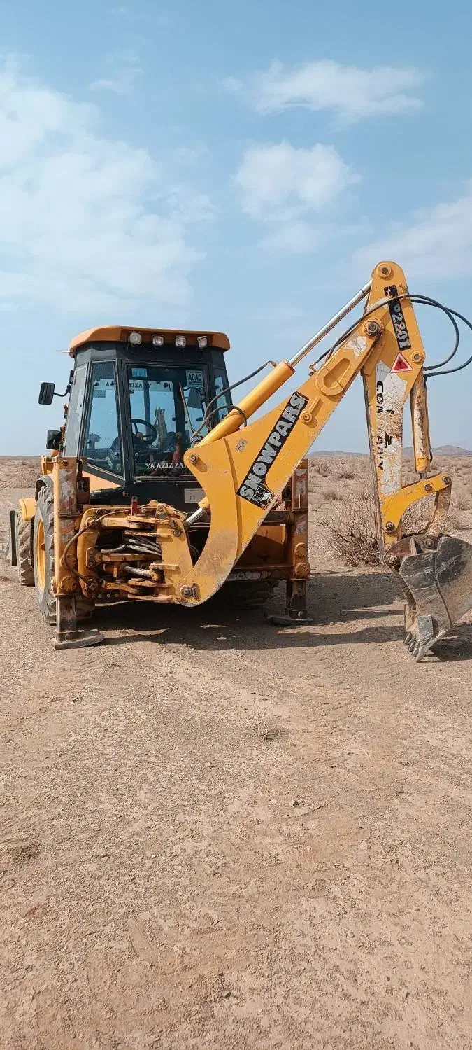 بیل بکهو ۲۲۰ ای اخر۹۳|خودرو سنگین|حاجی آباد, |دیوار